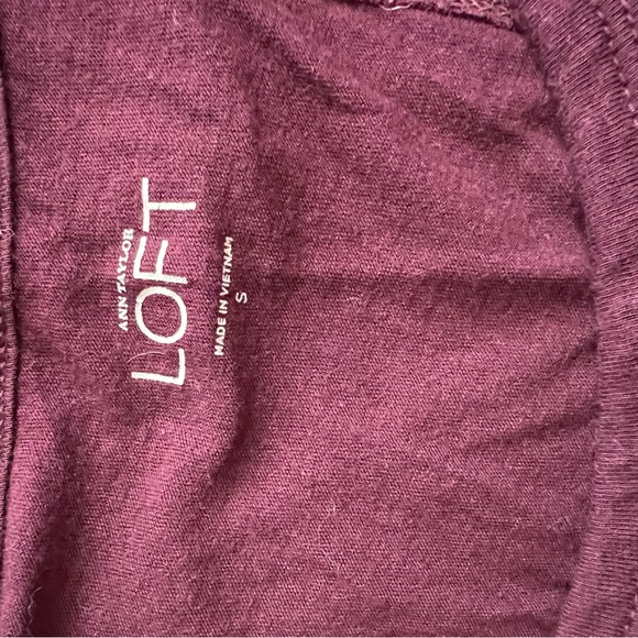 Loft burgundy tank with open back - Picture 3 of 3